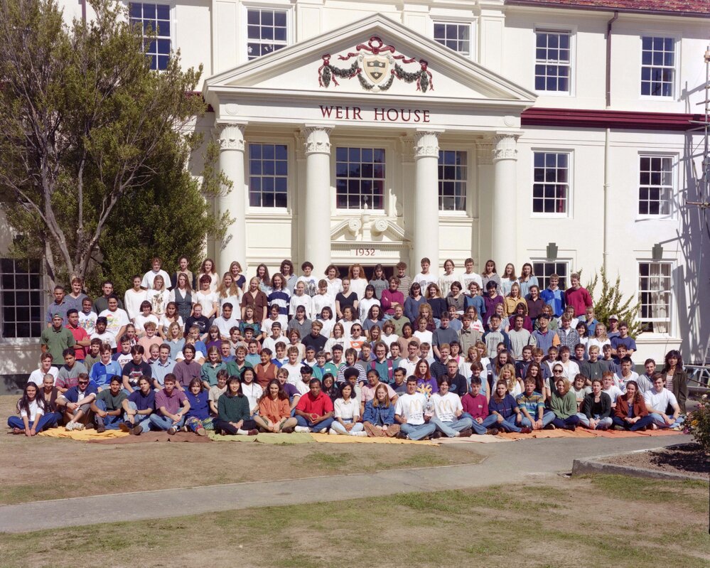 1994 Group portrait of Weir House residents
