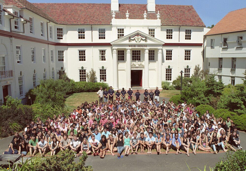 2007 Group portrait of Weir House residents