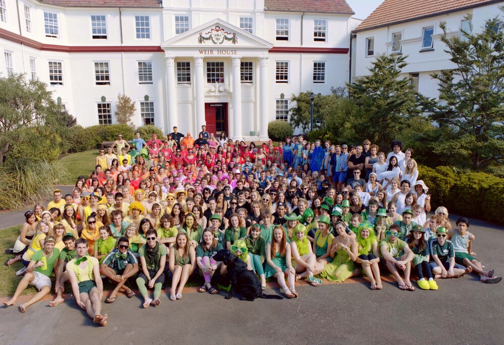 2011 Group portrait of Weir House residents