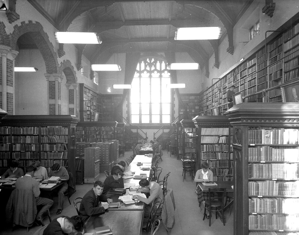 Interiors - Hunter Building - [Old] Library - students