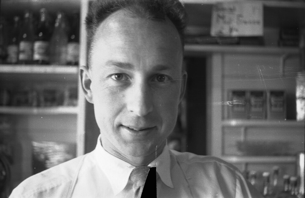 Portraits - Unknown man [possibly from Geography Department]