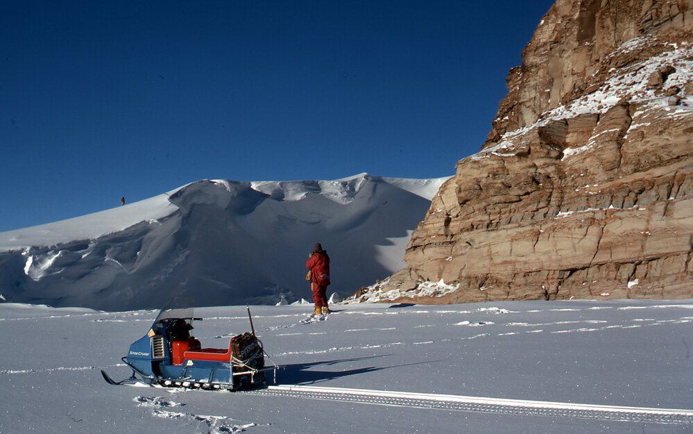 Windscoop ridge, Shapeless Mtn