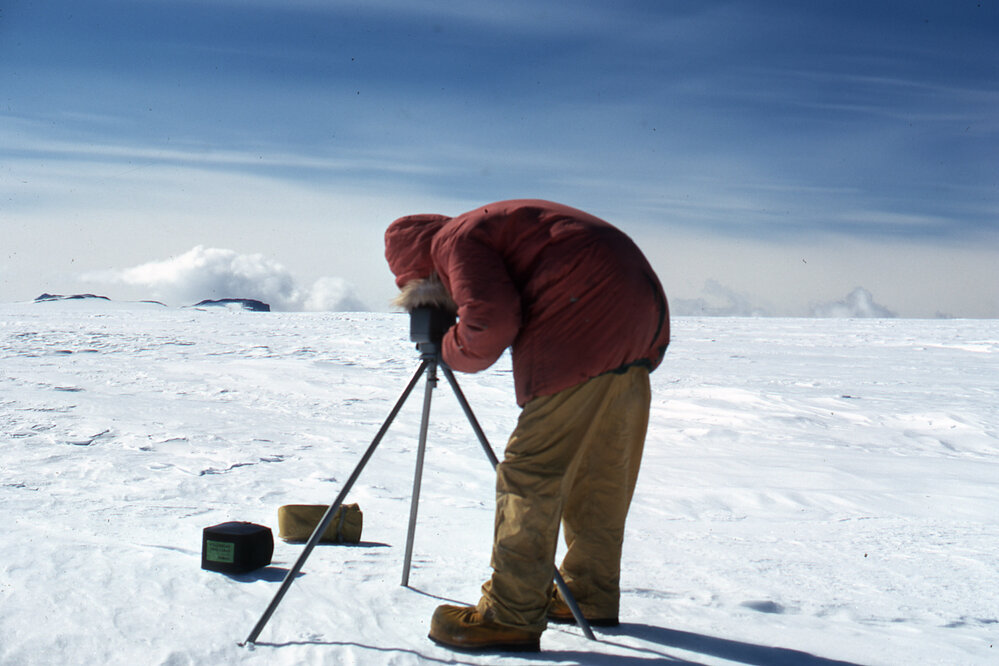 Gravity/ magnetic measurements at Polar Plateau