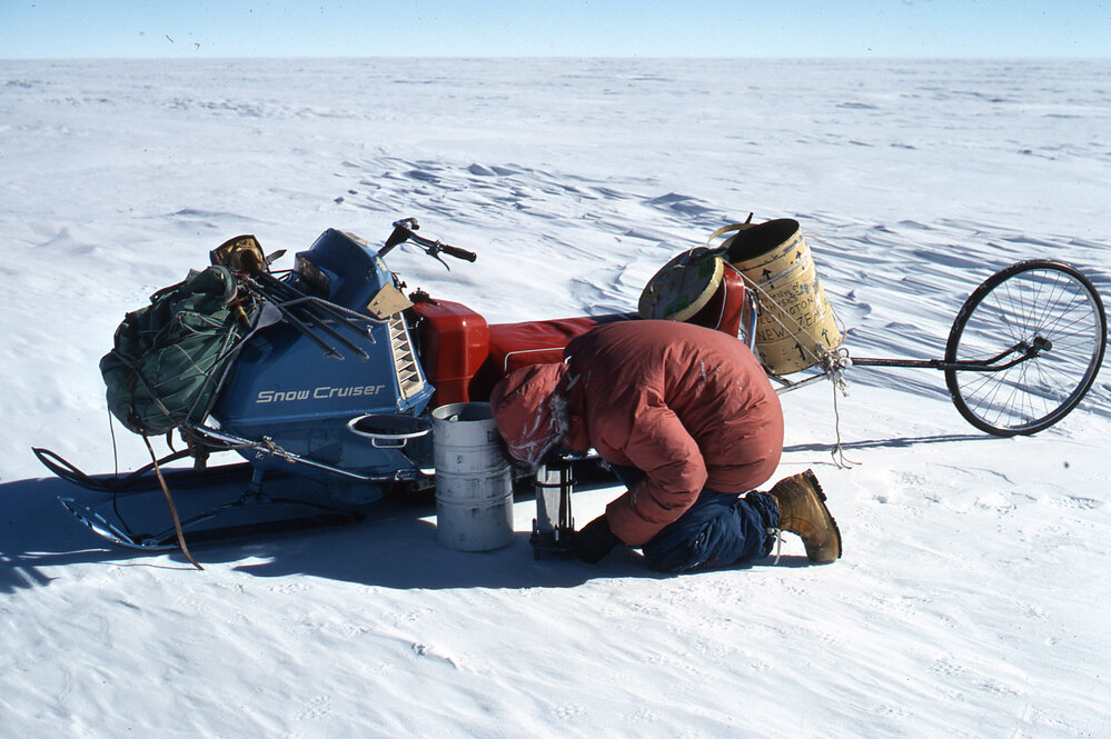 Gravity / magnetic measurements on plateau