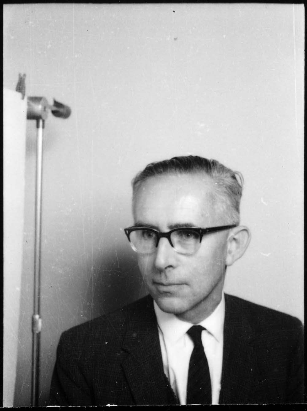 Prof. C. J. Seelye, Applied Maths