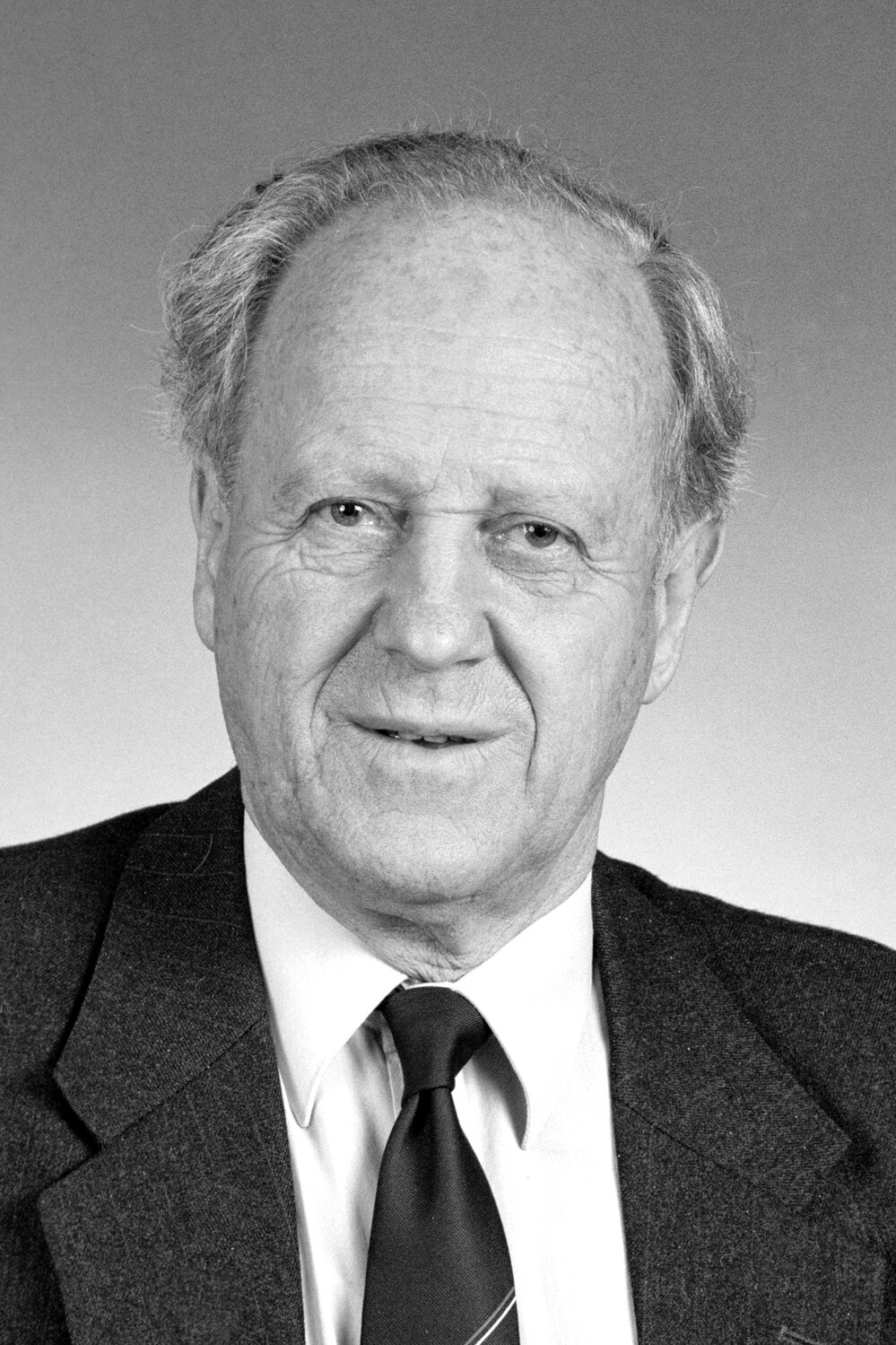 Professor Sir Frank W Holmes (Dean, 1961-1962)