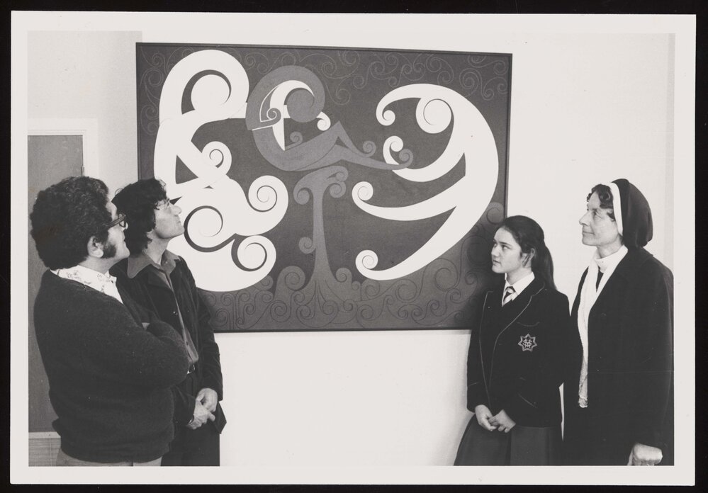 Mr. Ruka Broughton, Mr. Everitt, Teiana Everitt, Sister Stella Maris, in front of painting