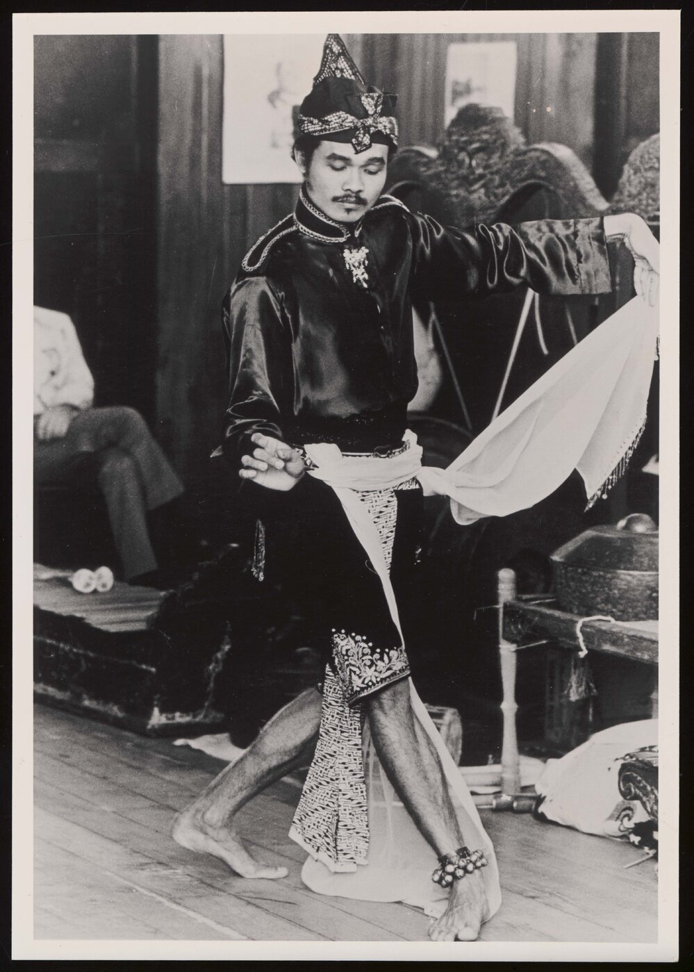 Yono Soekarno dance performance