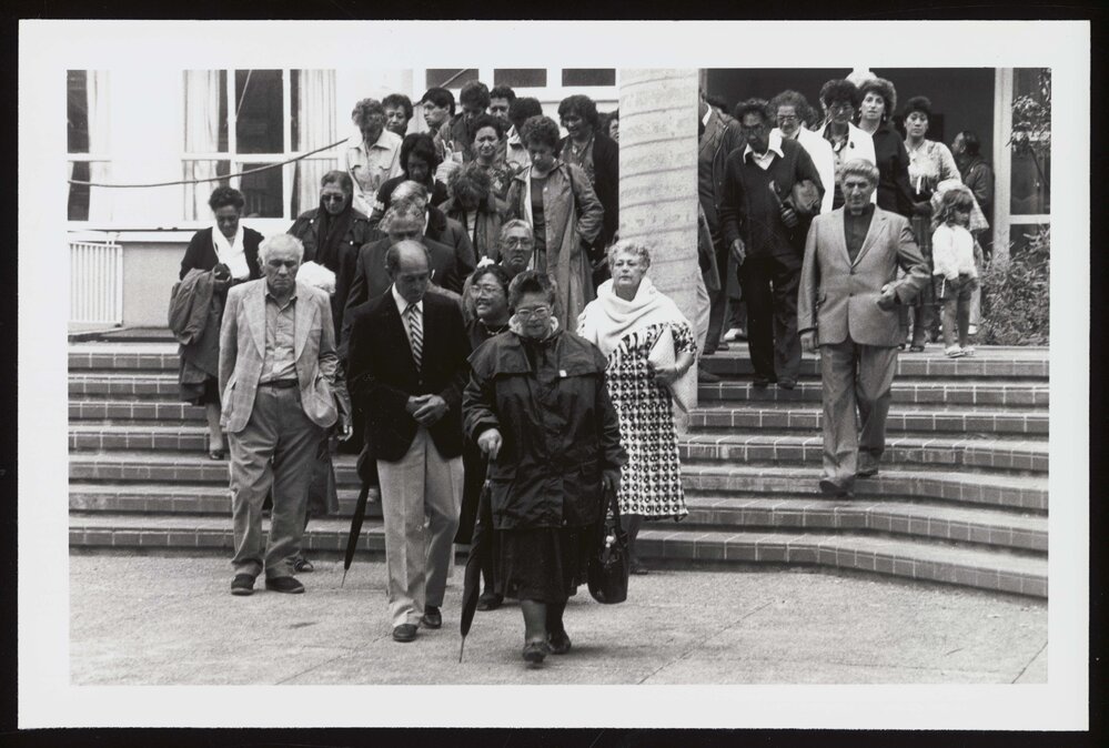 Rangitāne manuhiri arrive for whatu burying ceremony