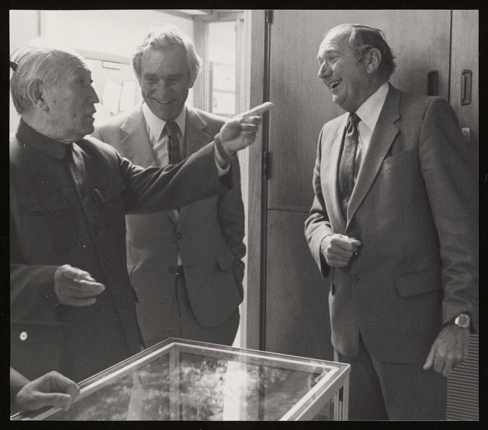 Chinese Ambassador Mr Qin Lizhan, VC Dr D.B.C. Taylor and unknown person