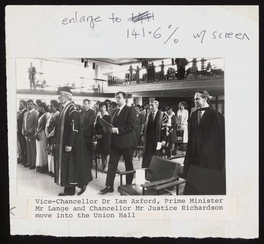 Vice-Chancellor Dr Ian Axford, Prime Minister Mr Lange and Chancellor Mr Justice Richardson