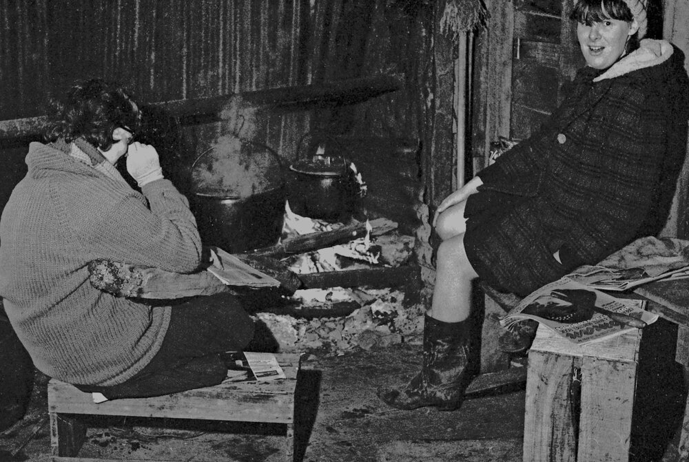 Students cooking at Pāpāwai marae
