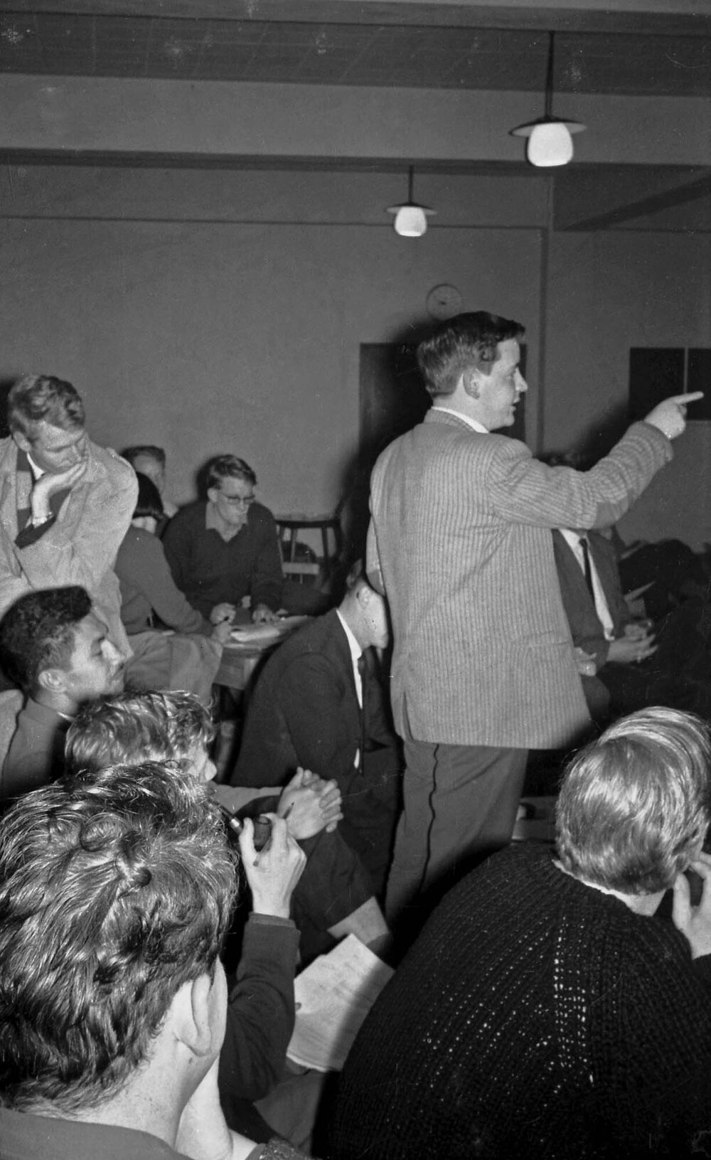 Tony Ashenden speaking at a Victoria University Students' Association meeting