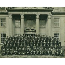 1959 Group portrait of Weir House residents