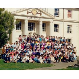 1986 Group portrait of Weir House residents