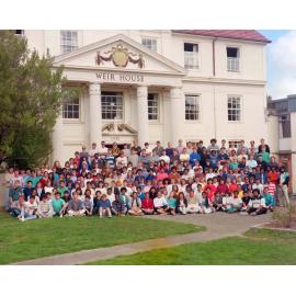 1989 Group portrait of Weir House residents