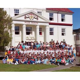 1990 Group portrait of Weir House residents