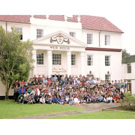 1993 Group portrait of Weir House residents