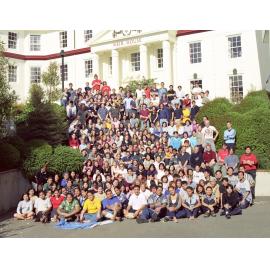 2000 Group portrait of Weir House residents