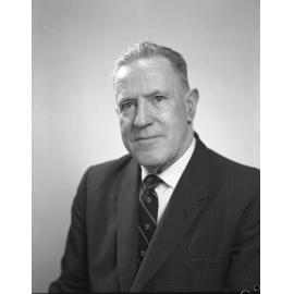 Portraits - Lynch, Dr. P. (Chancellor)