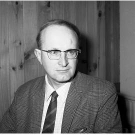 Portraits - Young, F. J. L. [Economics]