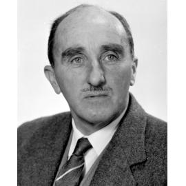 Portraits - Hogg, R. [University liaison officer]