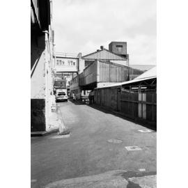 [Unidentified street, Kent Terrace area, Te Aro, Wellington. Off Tory Street?]