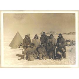 VUWAE-15 personnel on Skelton Neve: Left to right at back: Dave Reid, Rosie Askin, Peter Barrett, Rodney Grapes, Gavin Young (BMR) Left to right at front: Alex Ritchie (Australian Museum), John McPherson, Barry Kohn and Brian Porter (Leader of Scott Base)