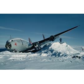 Crashed Super Connie Pegasus – NZ personnel survey the damage