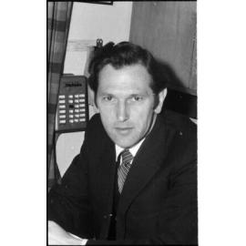 Mr. B. Parkison, Universty Extenstion