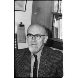 Mr. K. M. Bennet, Universty Extenstion