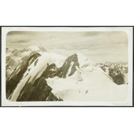 Route of traverse of Mt Walter