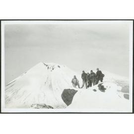 H. Fanning, C. Stewart, Jean Shallcrass, C. G. Christophers, and L. C. King on summit of Tongariro.