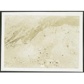 The hut from the moraine