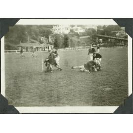 The Spectators Take Part, Weir House v. Victoria House