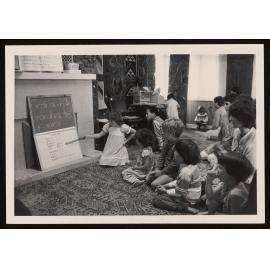 Children learning te Reo Māori at the summer programme 1983