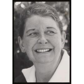 Author Yvonne du Fresne