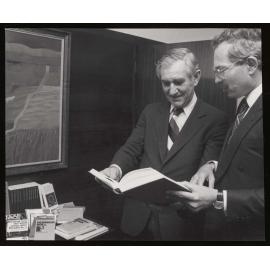 VC D.B.C. Taylor and Mr Karl Kohler from the German Embassy (1)