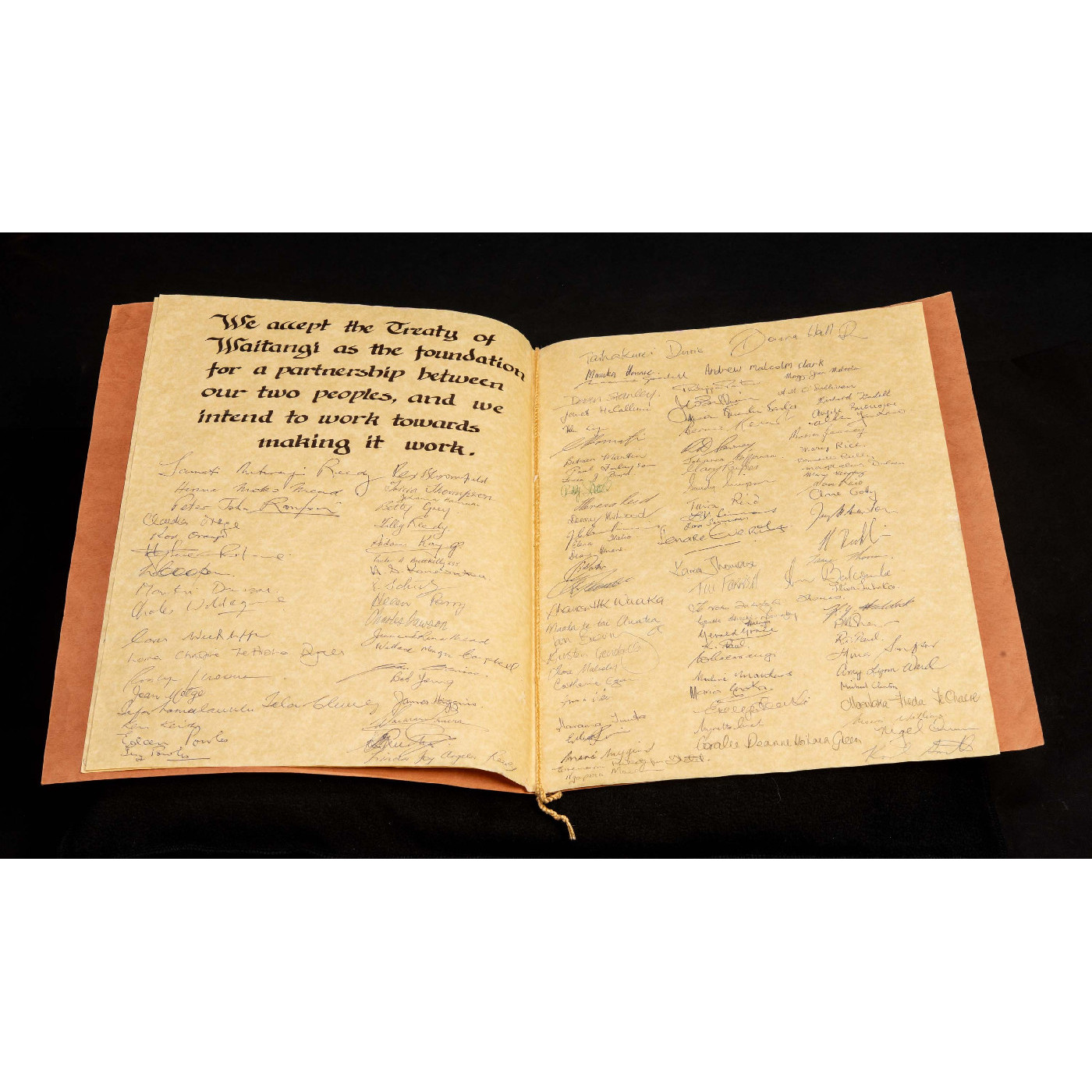 Te Tiriti o Waitangi folders with signatures