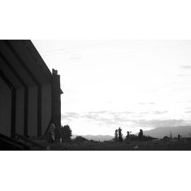 Tamariki at sunset at Pāpāwai marae