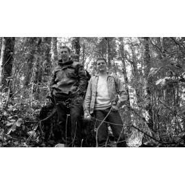Students on Hutt Vallery western hill slope for Botany field trip