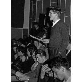 Brian Easton speaking at a Victoria University Students' Association meeting
