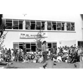 Dave Shand speaking at the weekly student forum